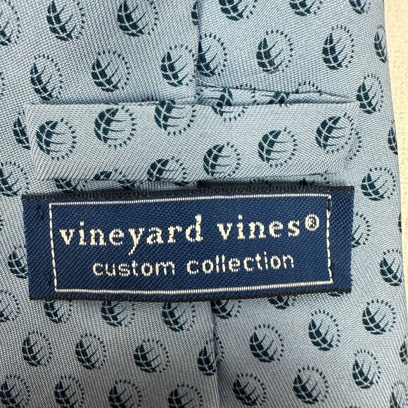 Vineyard Vines Custom Collection Blue Silk Tie With Sun Life Financial Logo - Picture 6 of 6